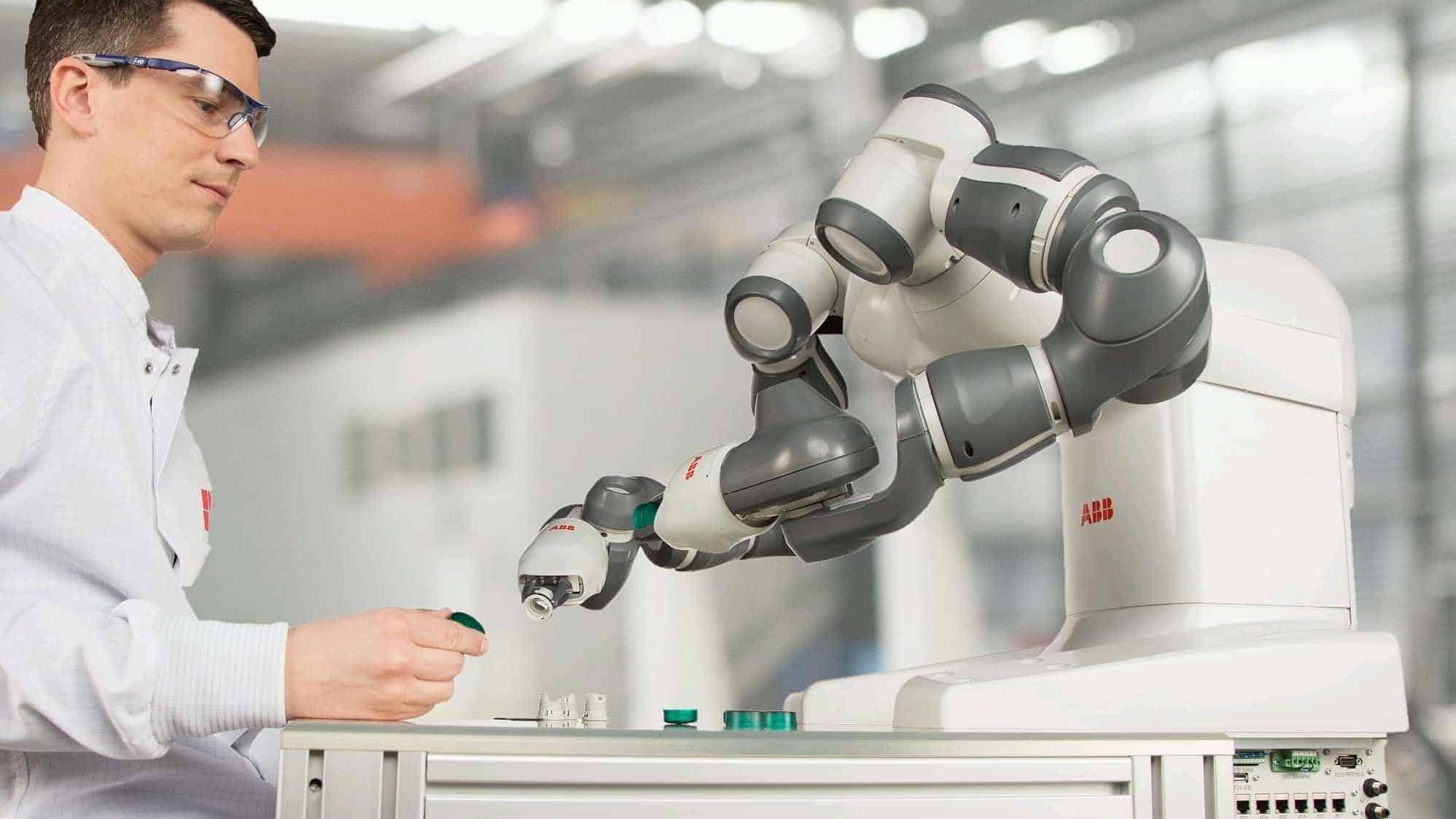 Yumi, der zweiarmige Roboter von ABB