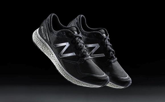 DIE LAUFSCHUHE VON NEW BALANCE MIT ZWISCHENSOHLE AUS DEM 3D-DRUCKER WERDEN IN LIMITIERTER AUFLAGE IM APRIL AUF DEN MARKT KOMMEN. BILDQUELLE: NEW BALANCE.