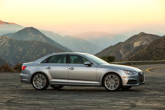 IN LETZER ZEIT VERKAUFEN SICH DIE LIMOUSINEN NICHT GUT, ABER DER KOMPLETT NEUE AUDI A4 HAT SICH IM AUGUST GUT VERKAUFT. BILDQUELLE: AUDI.