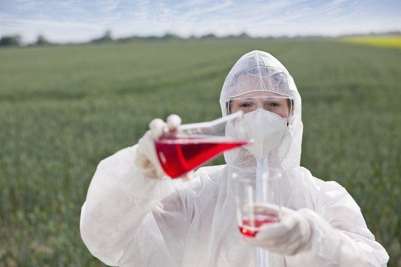 WAS WOHL PASSIERT, WENN WIR DIE MONSATO-AKTIE UND DIE BAYER-AKTIE ZUSAMMENMISCHEN? BILDQUELLE: GETTY IMAGES.