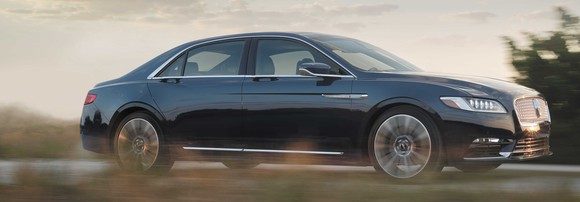 Limousinen haben sich in der gesamten Automobilbranche zuletzt schwergetan, aber Lincolns neuer Continental hat einen starken Start hingelegt. Bildquelle: Ford.