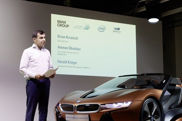 Einer der Gründer und Chief Technology Officer von Mobileye, Amnon Shashua, verkündete im letzten Jahr eine Partnerschaft mit BMW und Intel. Intel stimmte zu, Mobileye für 15,3 Milliarden US-Dollar zu kaufen. Bildquelle: Mobileye N.V.