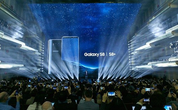 Werden Bixby und das Galaxy S8 dafür sorgen, dass die Kunden das Fiasko um das Galaxy Note 7 vergessen? Bildquelle: Samsung.