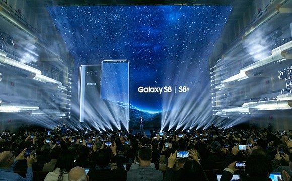 Werden Bixby und das Galaxy S8 daf&uuml;r sorgen, dass die Kunden das Fiasko um das Galaxy Note 7 vergessen? Bildquelle: Samsung.