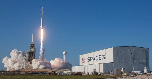 AM 30. M&Auml;RZ 2017 HOB DIE SES-10-MISSION VON SPACEX AB UND SCHRIEB DAMIT GESCHICHTE. BILDQUELLE: SPACEX