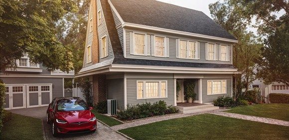 Ein Haus mit den Solar-Dachziegeln von Tesla. Bildquelle: Tesla.