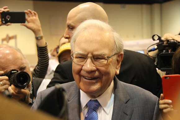 Nahaufnahme des weltbekannten Investors Warren Buffett