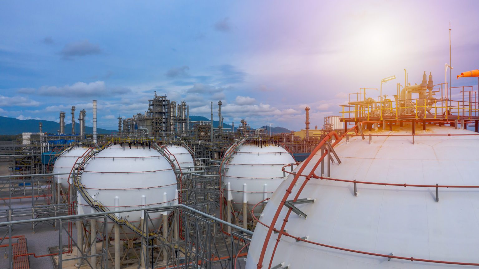 Tanks für Ammoniak und andere Chemikalien Energiekonzern