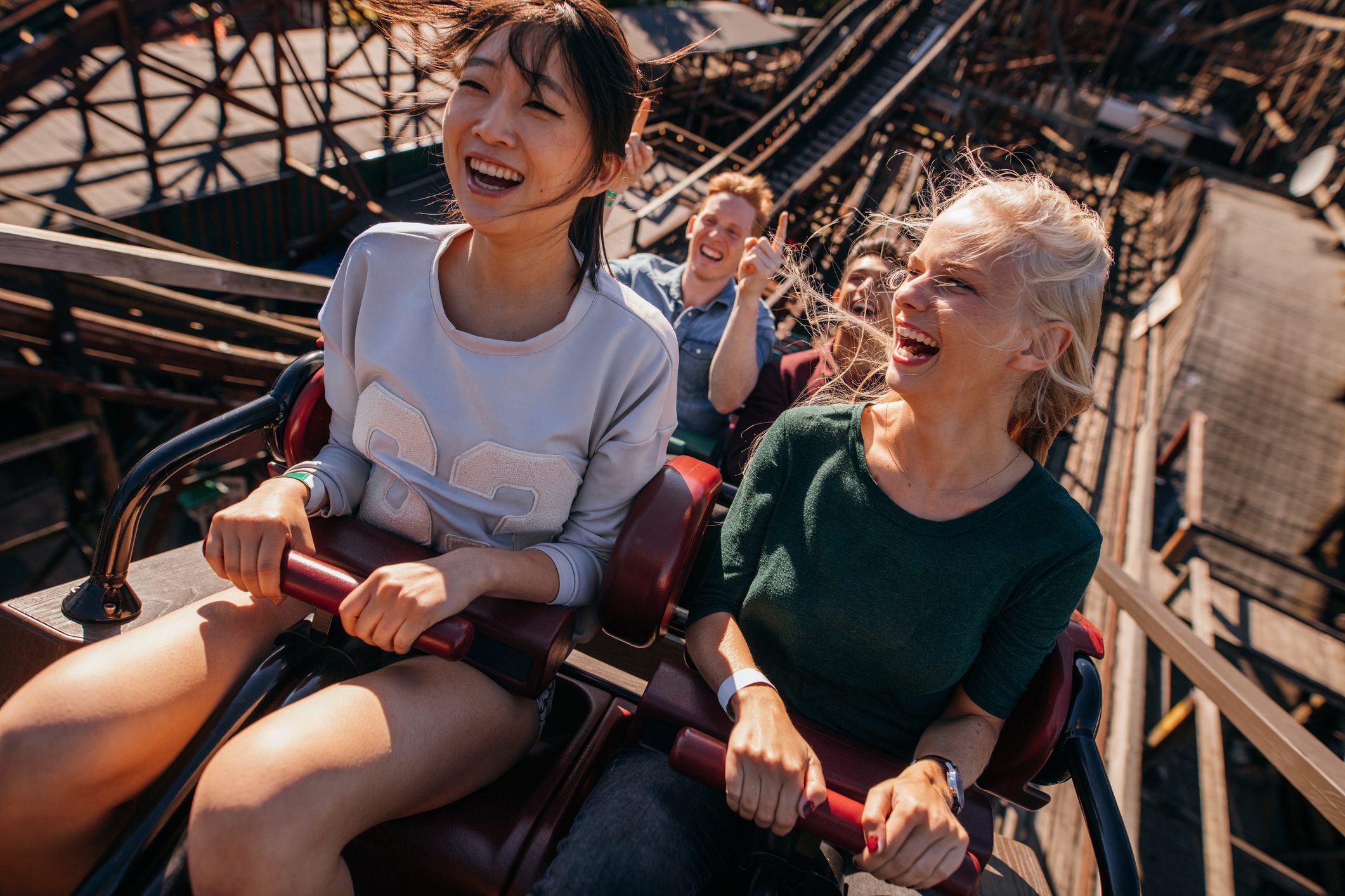 Rollercoaster Turnaround Freizeitpark Walt Disney Aktie