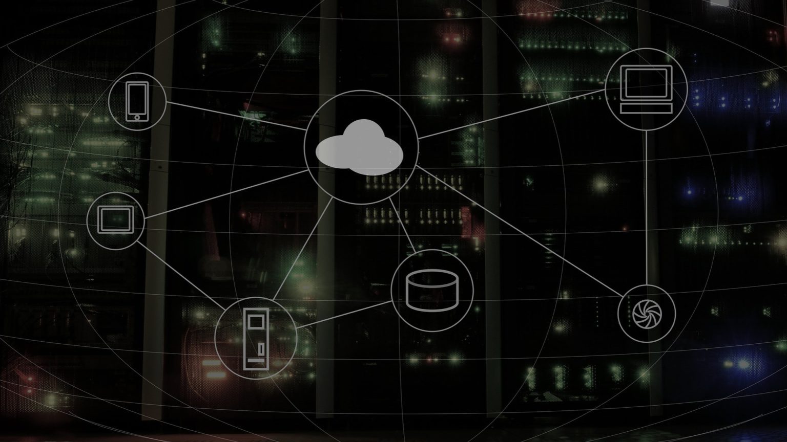 Die Cloud sorgt für Digitalisierung und verbindet Geräte wie Server, Laptop und Smartphone miteinander