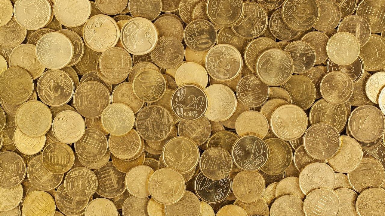 Viele goldene Euro-Centmünzen