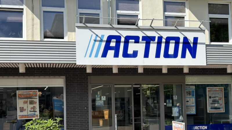 Eine Action-Filiale mit dem Unternehmenslogo