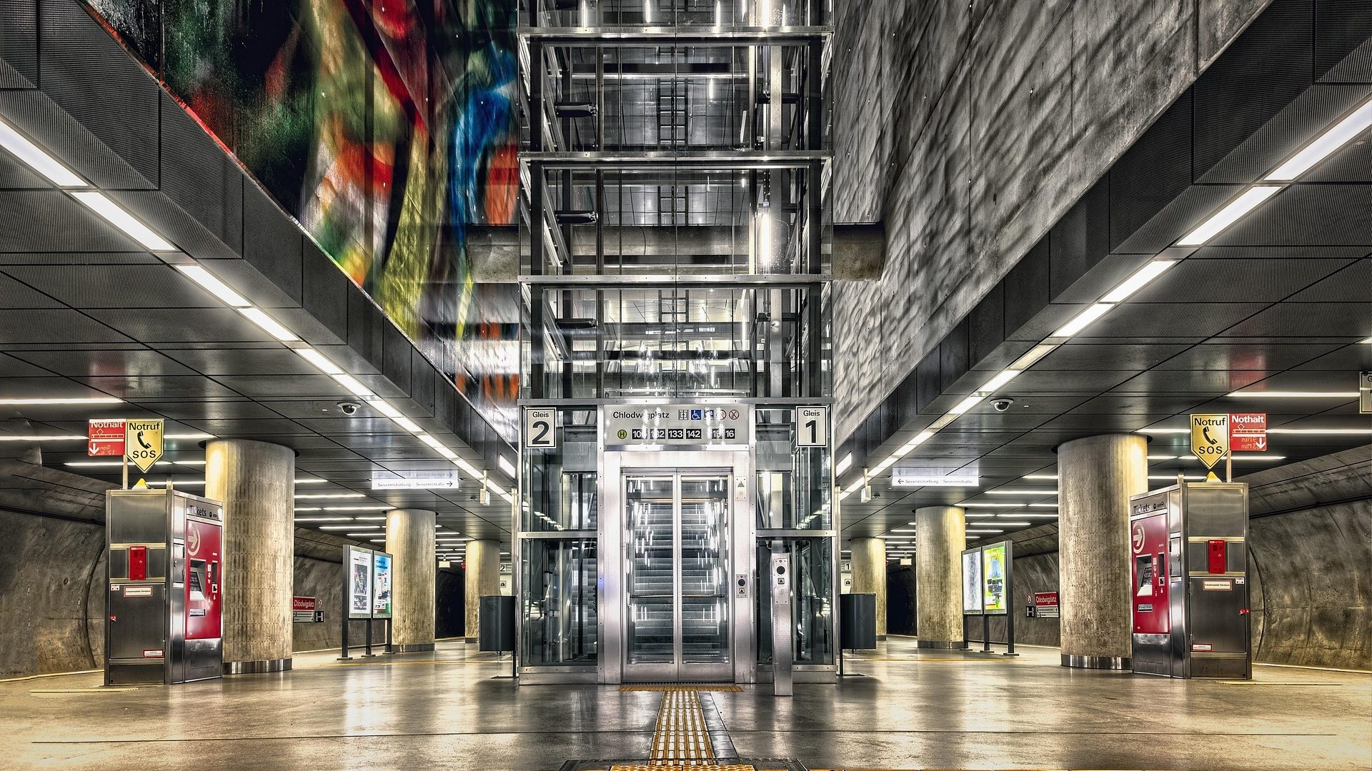 Ein Aufzug an einer U-Bahn-Station